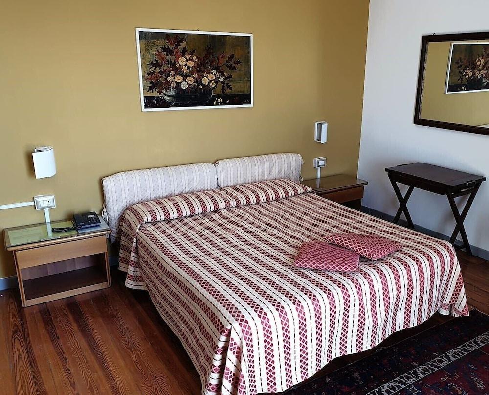 Hotel Morandi Sanremo Luaran gambar